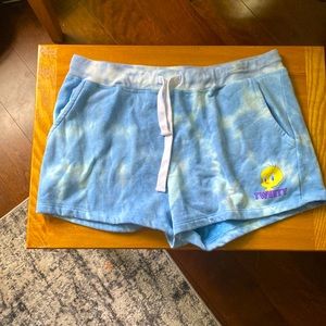 TWEETY BIRD shorts, size XL